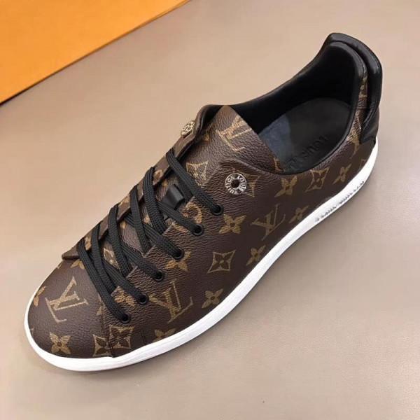 Dark brown handmade L skate shoes