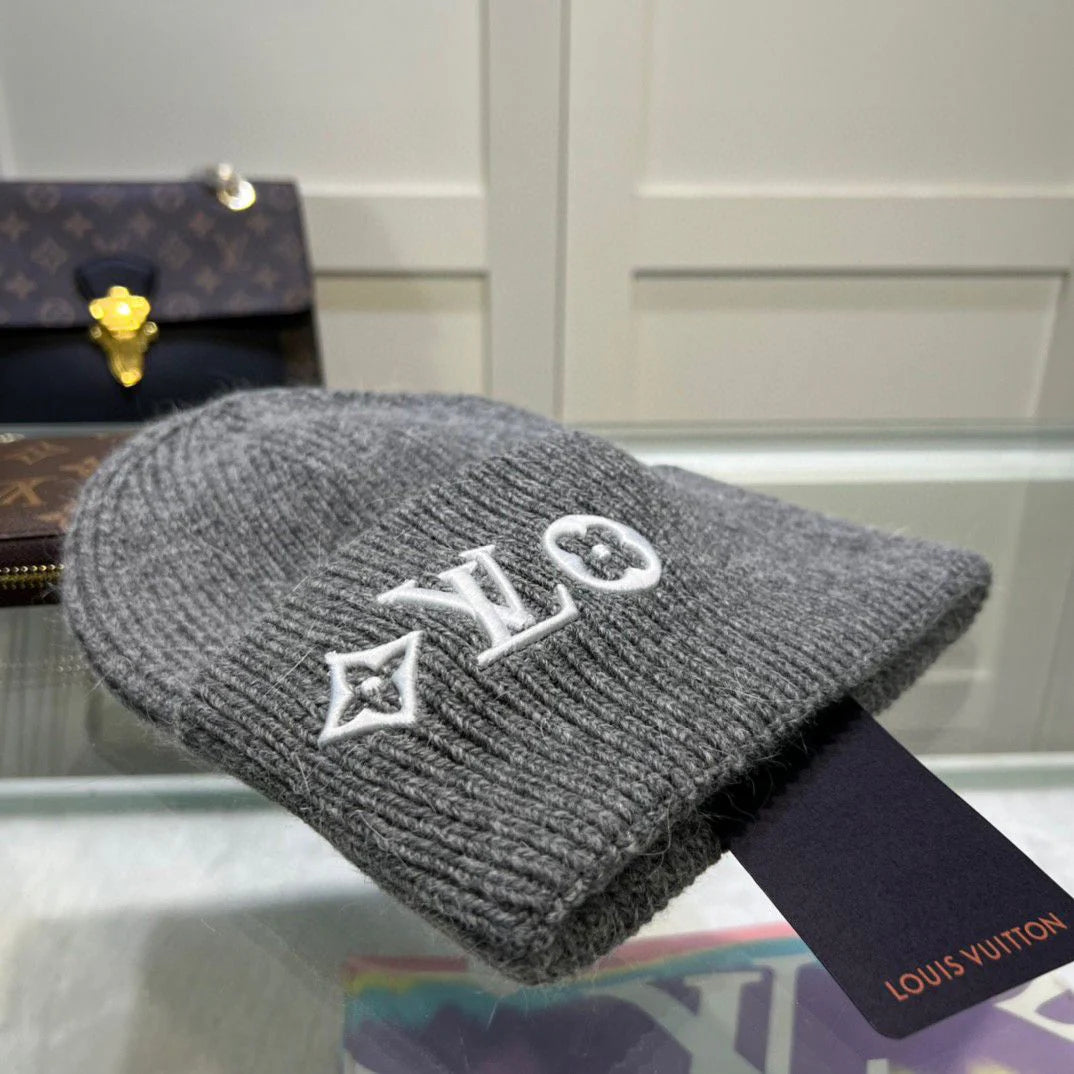 New fashionable and versatile letter hat knitted yarn hat 1024092901