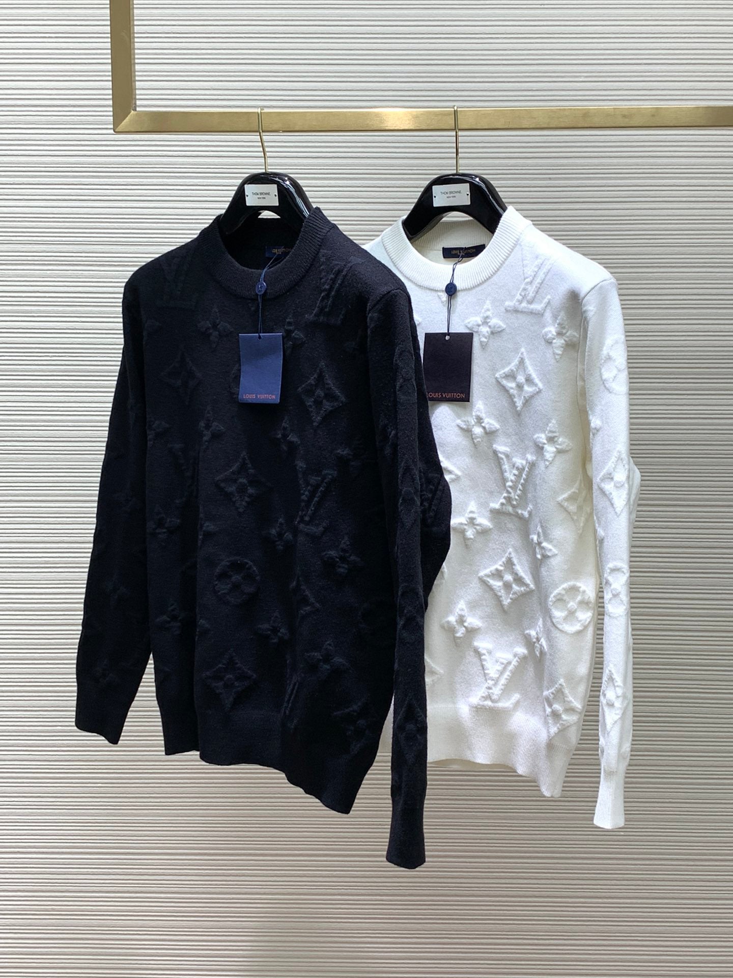 Fashionable casual round neck long sleeve knitted sweater 0424110407