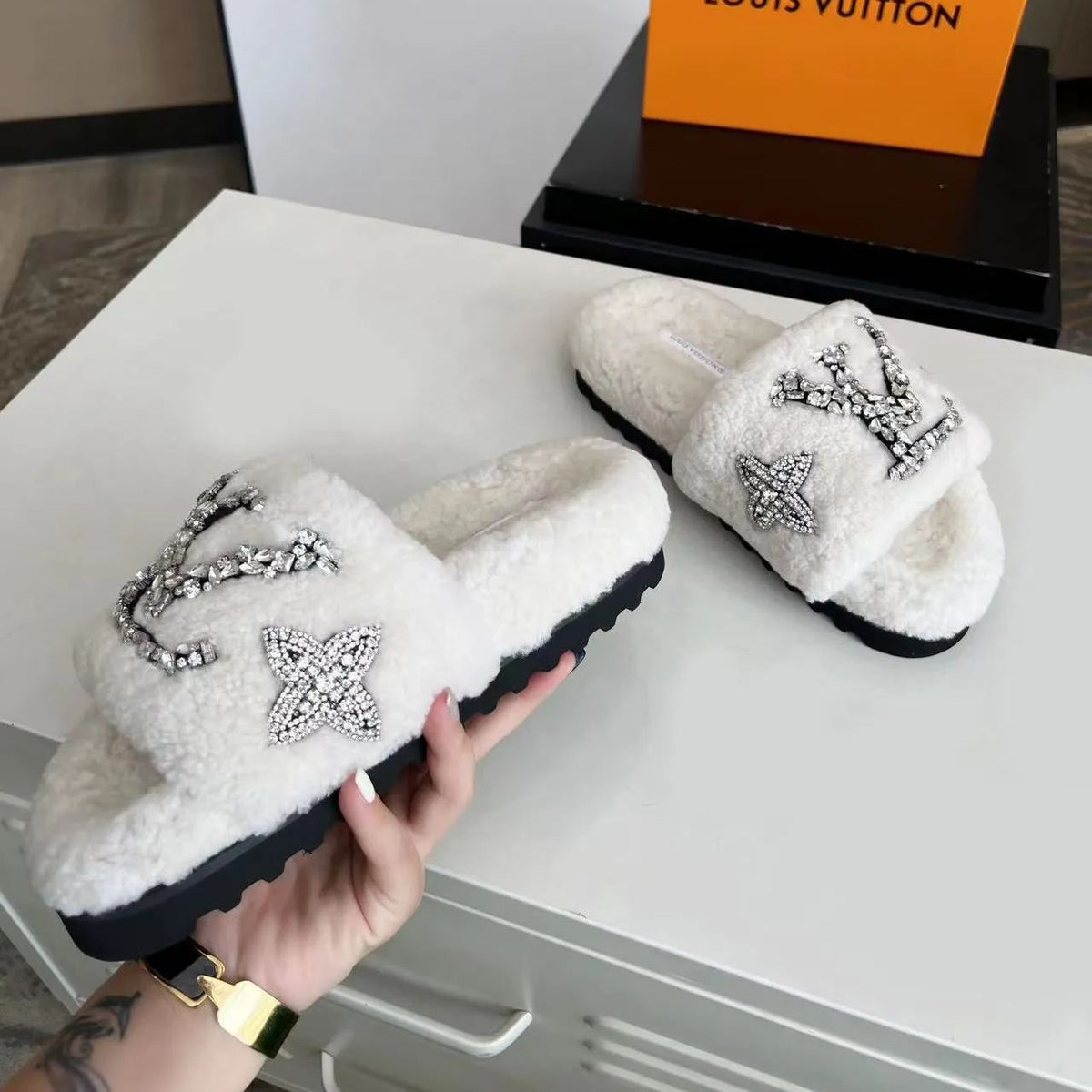 23 The most popular lambswool slippers in autumn and winter XC0423101606