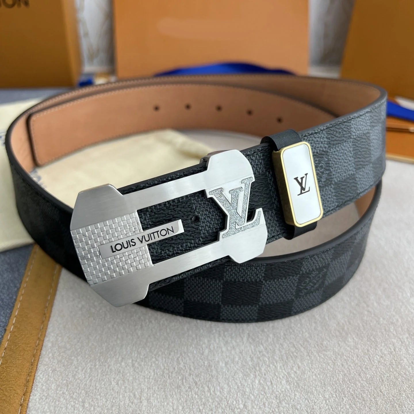 Lv Luxury Genuine Leather Men’s Belt 1025010749