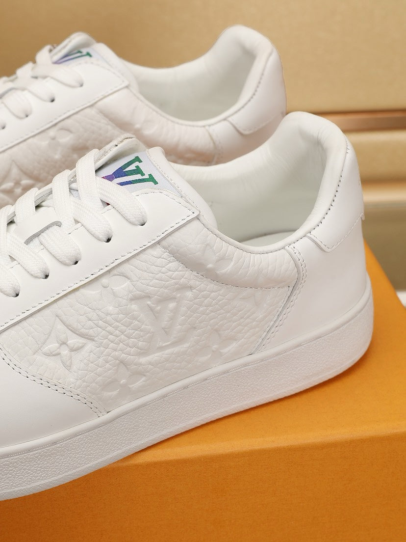 24 New Luxury V Sneakers 0424083007