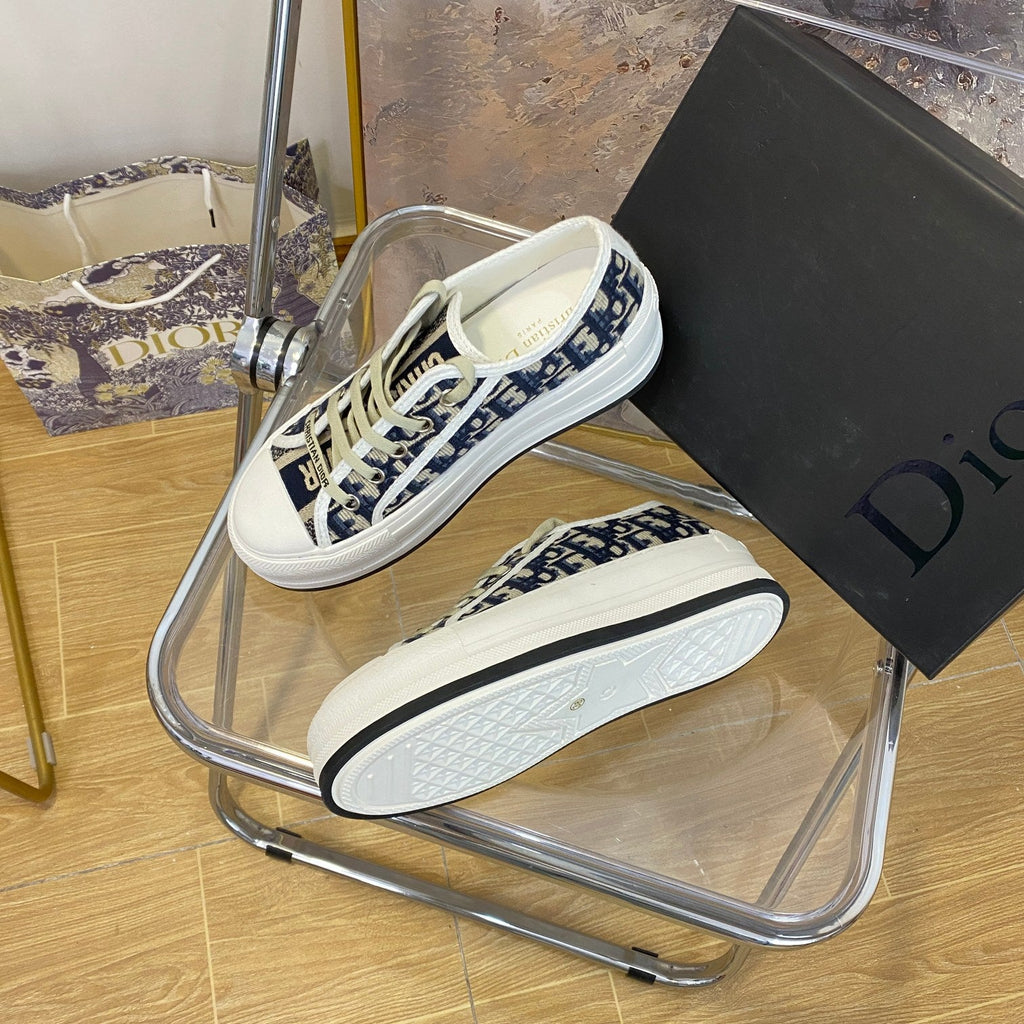 Low Top Classic Shoes XC0123072801