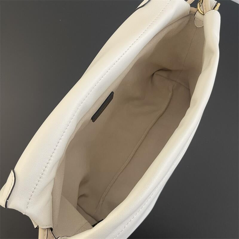 Mamma Baguette Medium Leather Handbag 0425021306