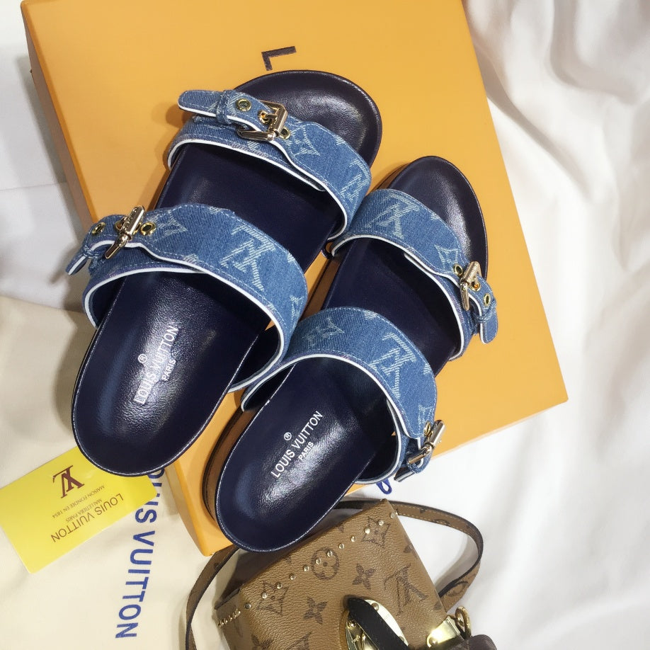 New V logo printed sandals fashion casual beach flip flops 0425032402
