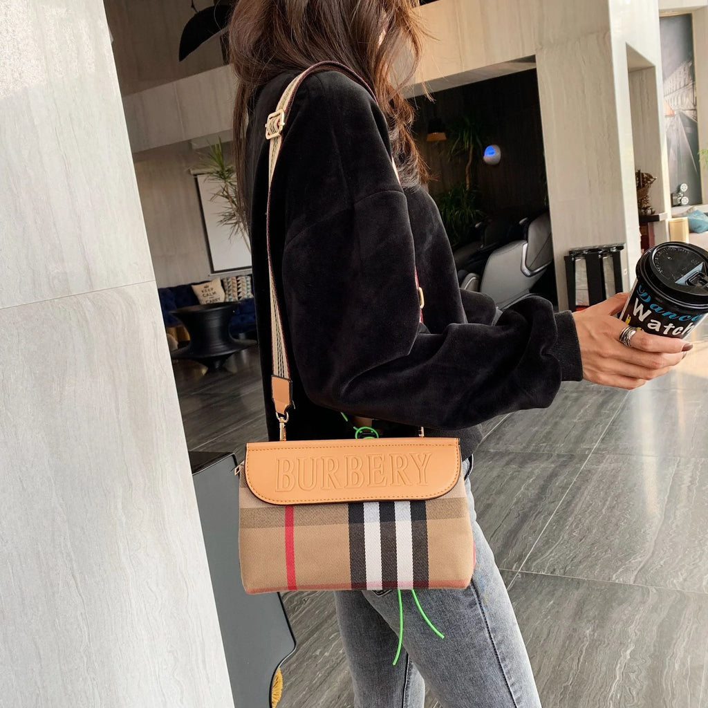 New Fashionable Contrasting Casual Women's Bag 1023121802