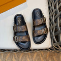 26 Men's Classic V logo Print Slippers XC0424052906
