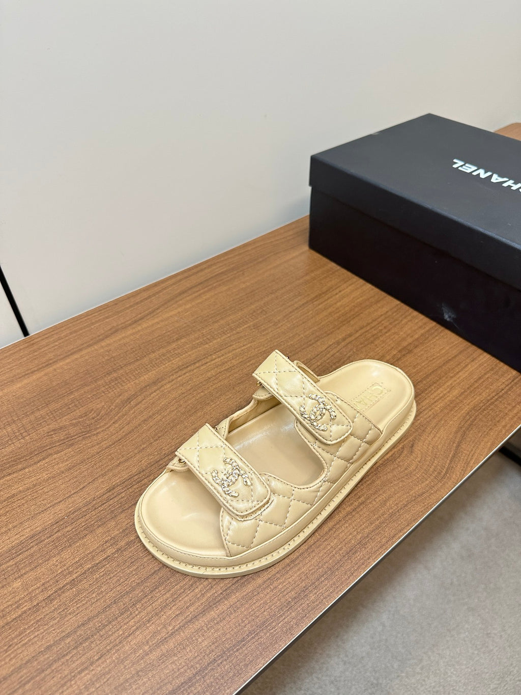 CL 24 New Fashion Beach Sandals XC0424031815