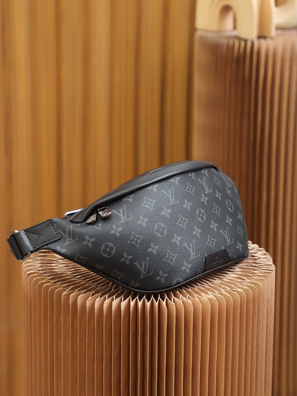 Discovery Bumbag PM Monogram Eclipse Canvas For Men