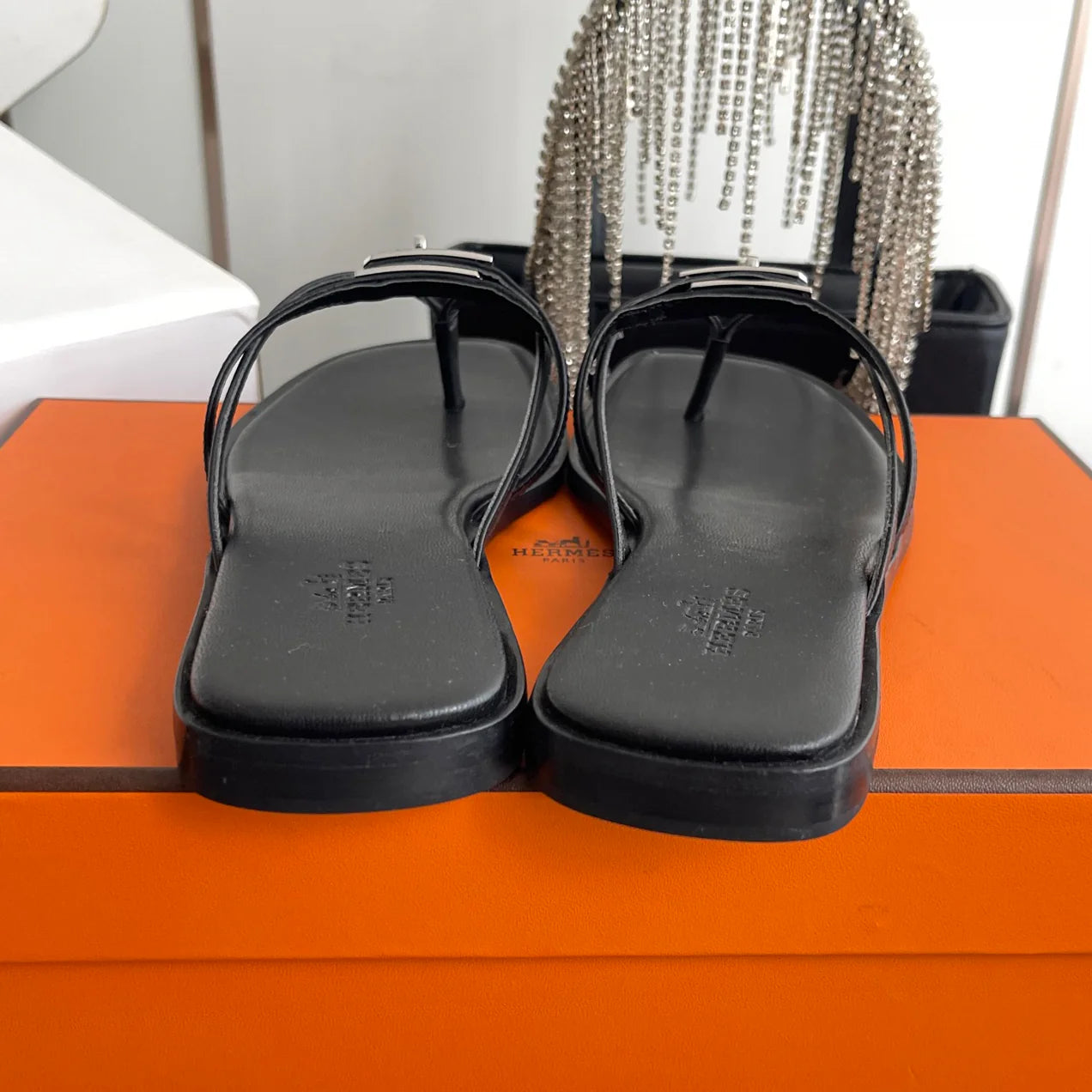 New Kelly Buckle Flip-Flops 1026070201