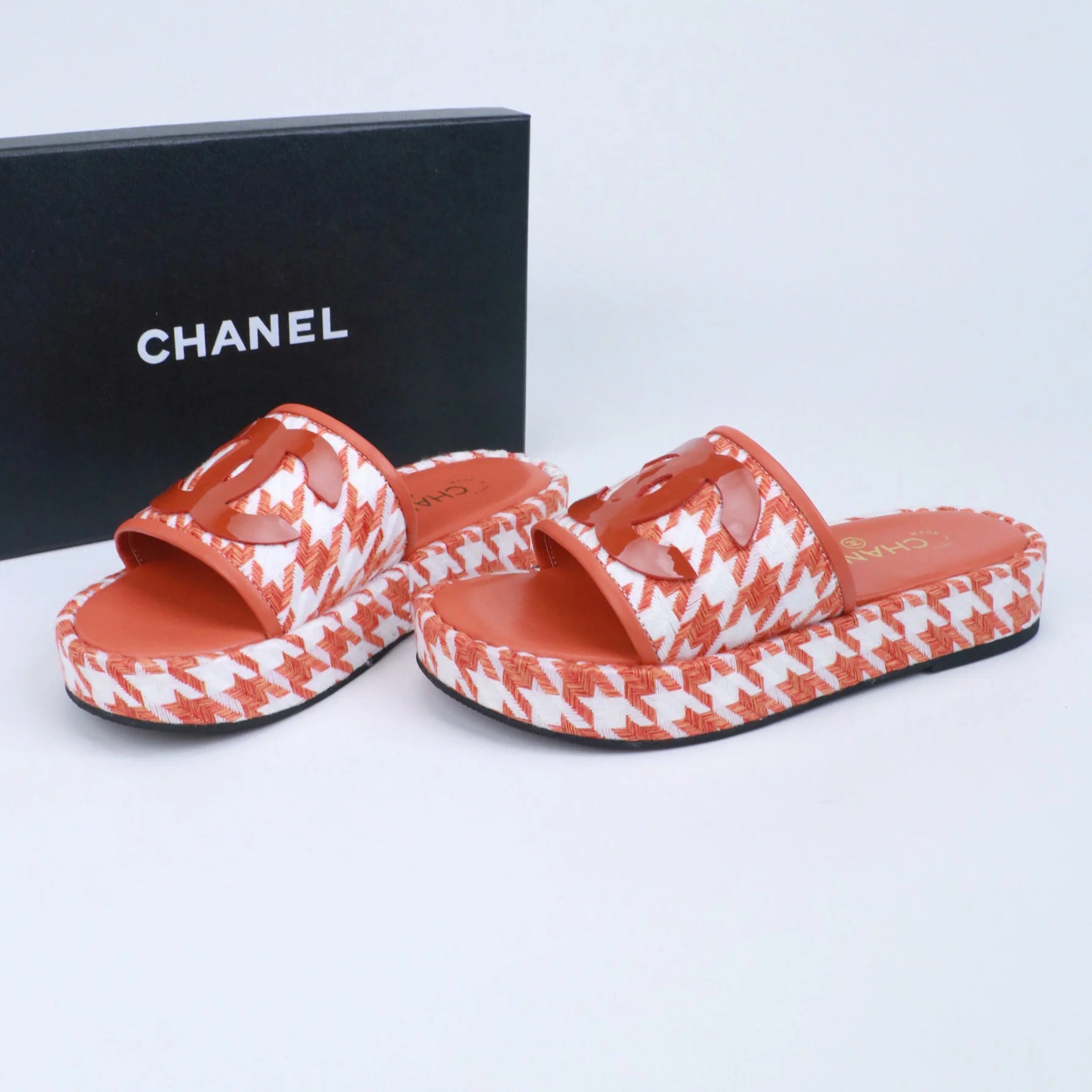 New Versatile Woven Platform Sandals 1026070217