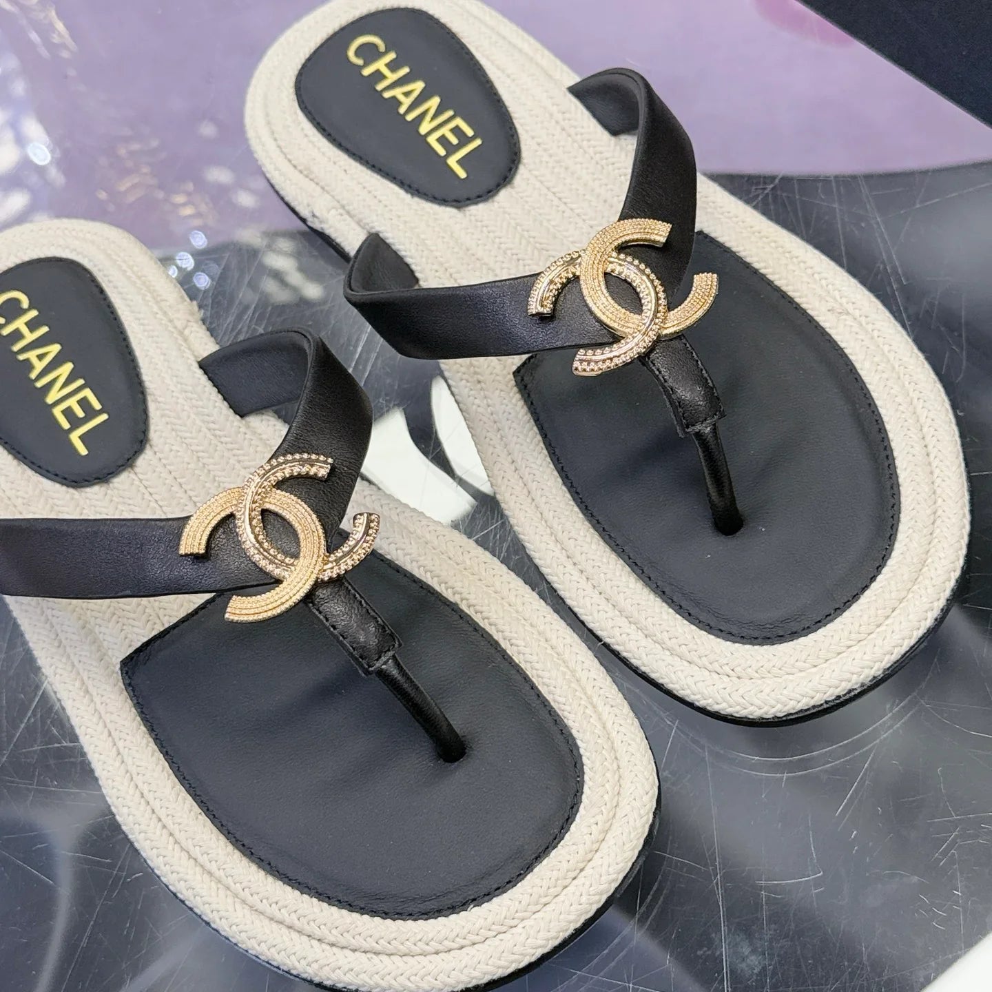 New Toe-Separator Camellia Flip-Flops 1026070207
