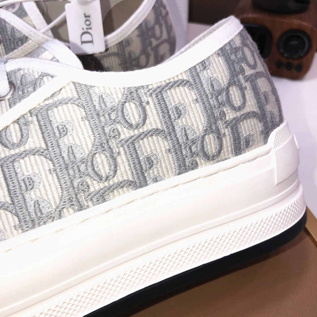 Embroidered Women's Canvas Shoes XC0823080802