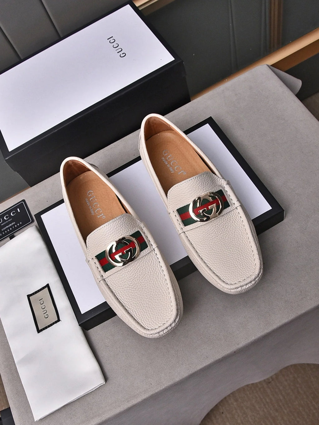 GG Men's Interlocking GG Loafer White Cowhide 853335