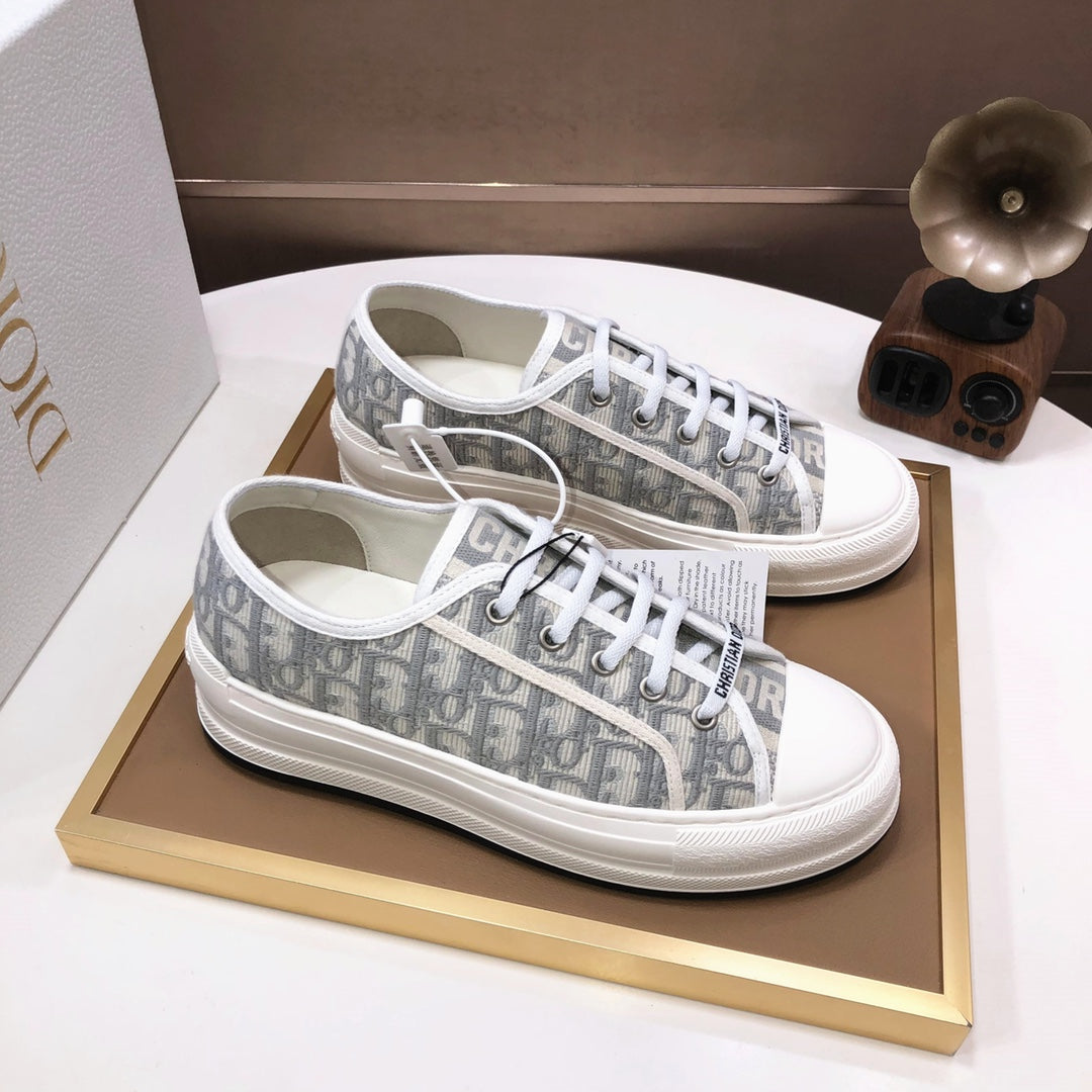 Embroidered Women's Canvas Shoes XC0823080802