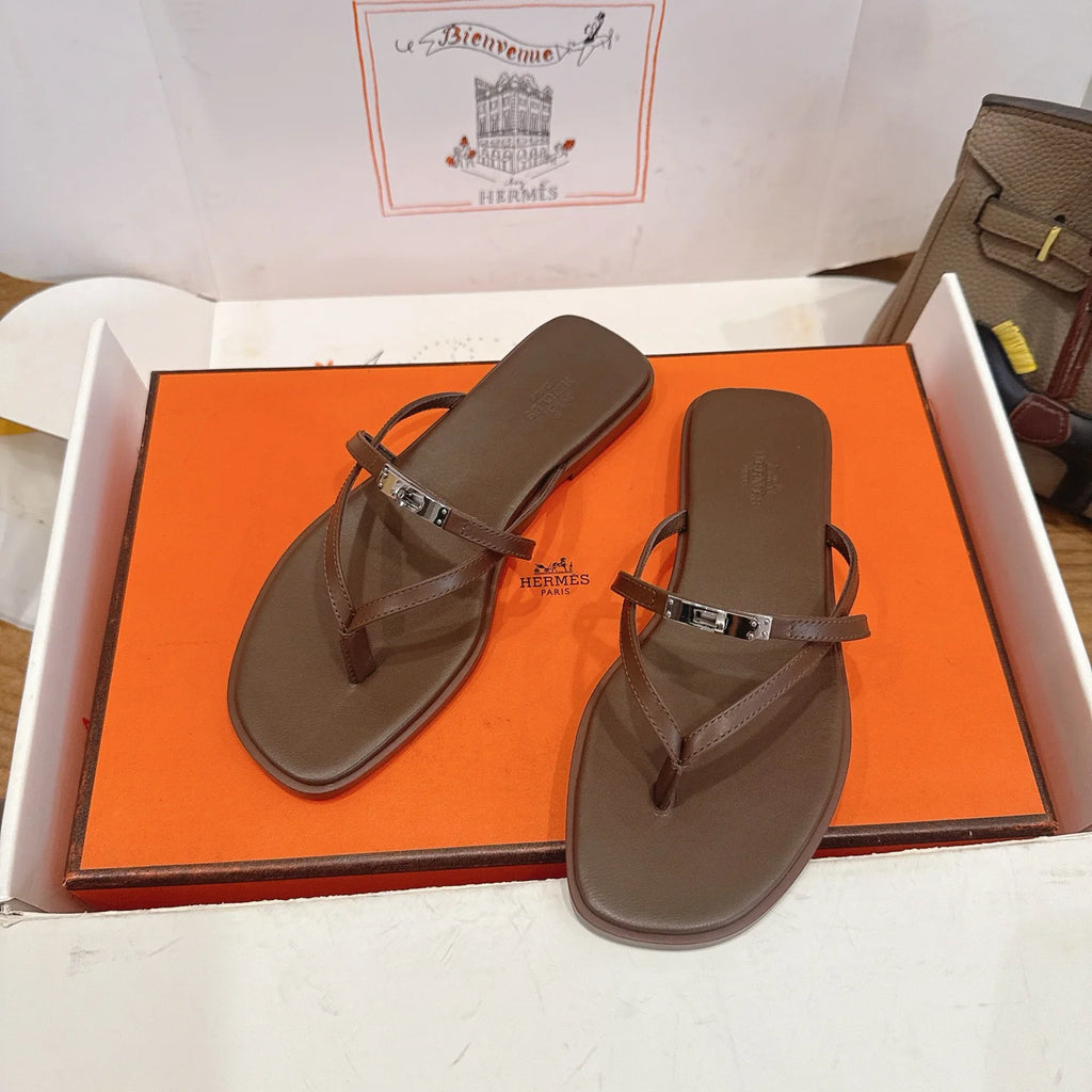 New Kelly Buckle Flip-Flops 1026070202