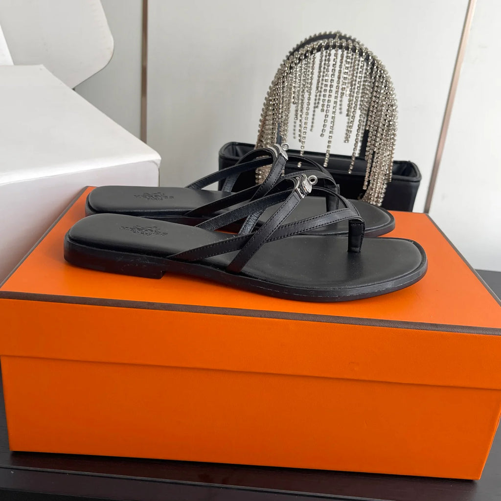 New Kelly Buckle Flip-Flops 1026070201