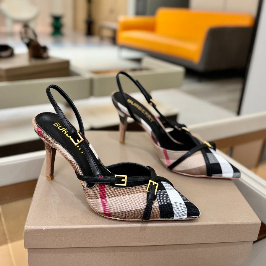 26 New fashion and versatile women's heels sandals XC0426032506