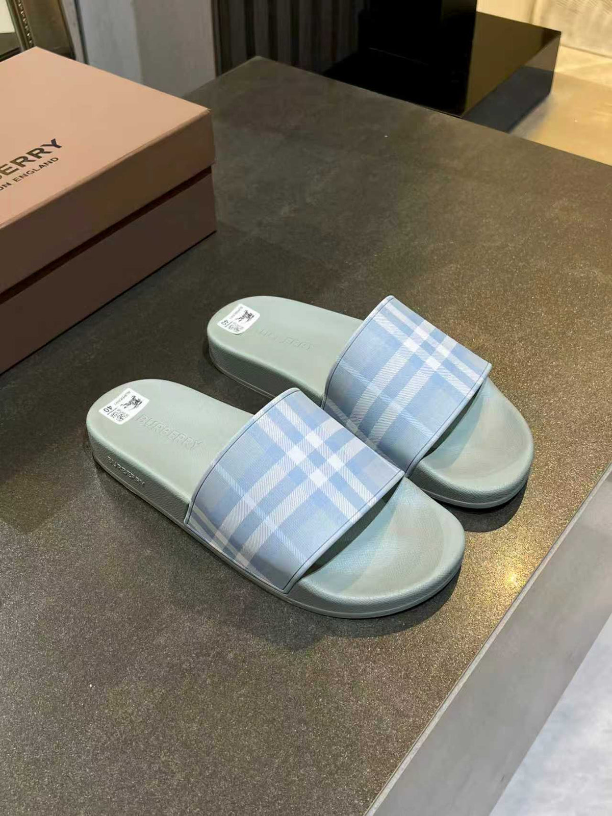 Women-26 New fashion and versatile women's slippers XC0426032512