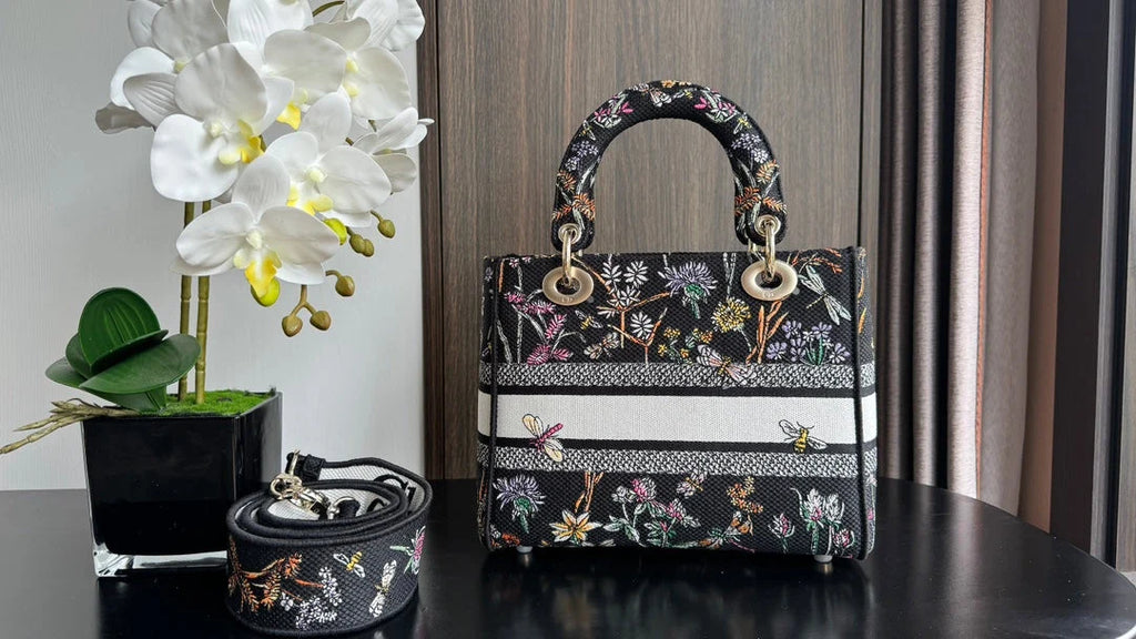 medium lady 24 black flower embroidery