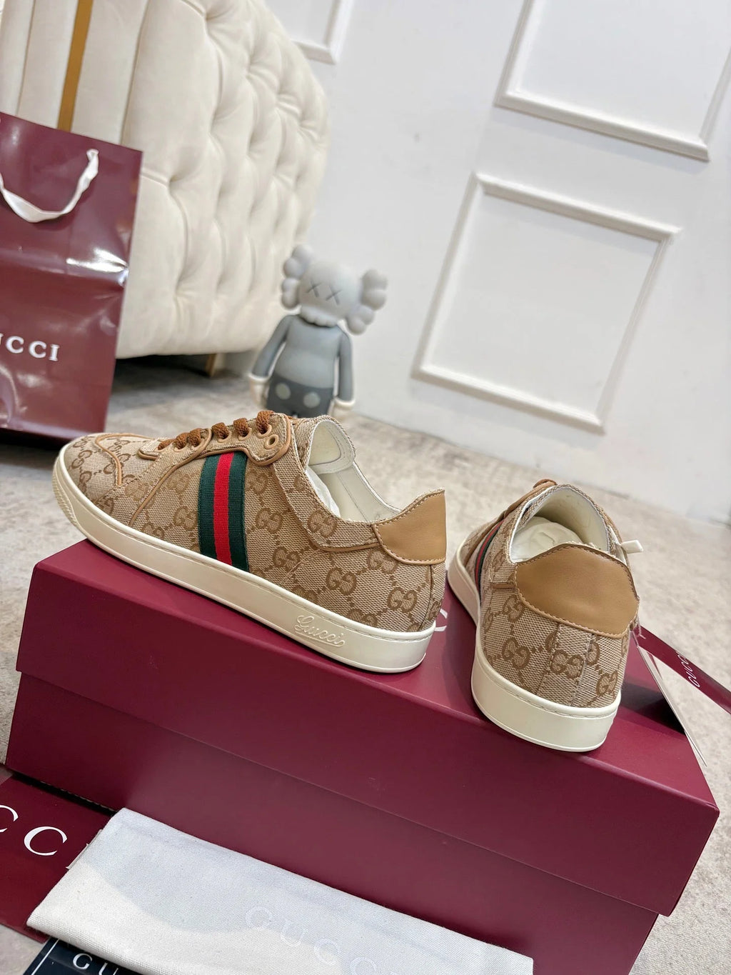 GG Stretch Low-Top Trainers Beige Canvas 824431