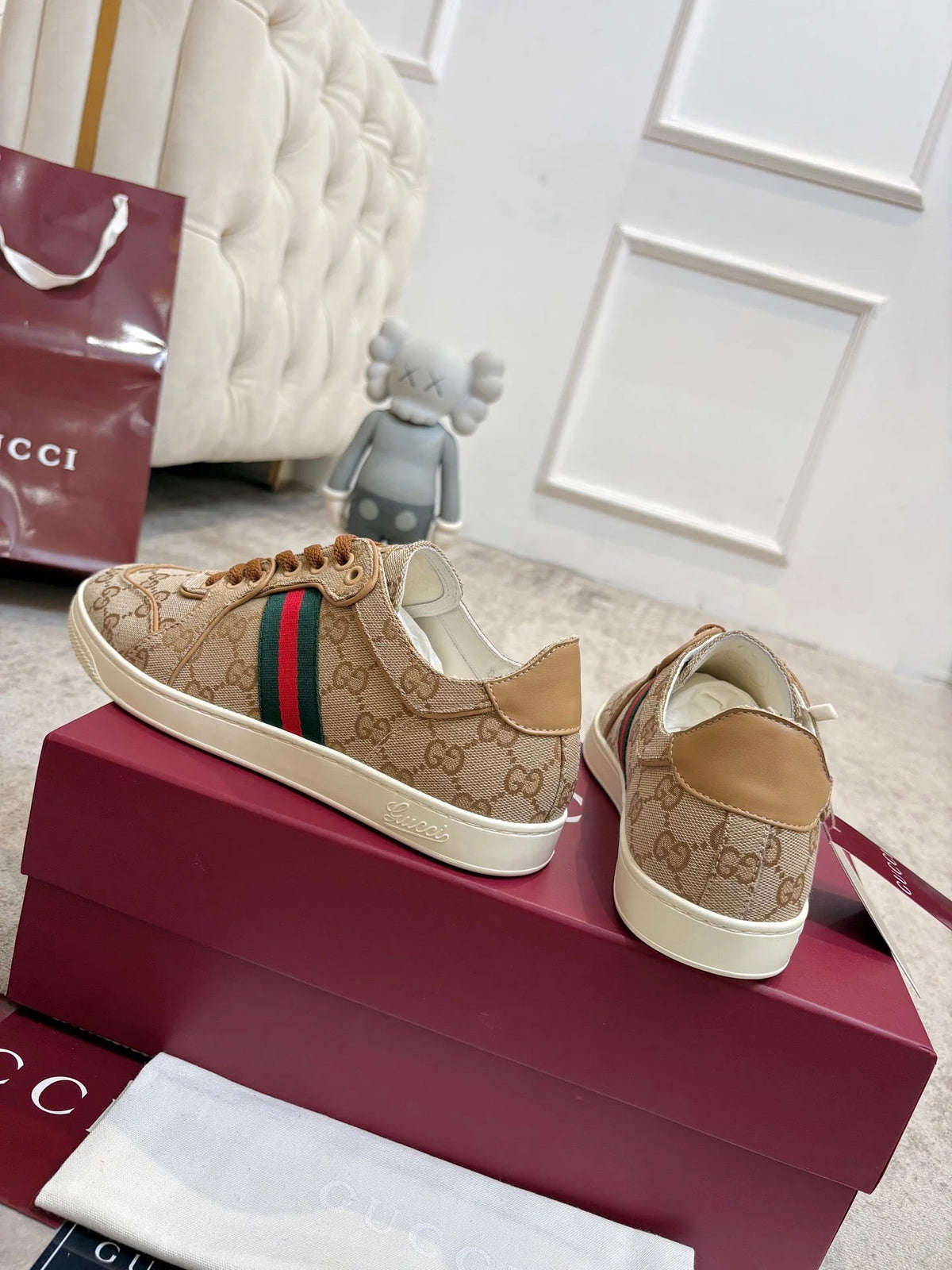 GG Stretch Low-Top Trainers Beige Canvas 824431