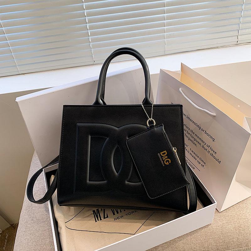 New Fashion Versatile One Shoulder Handheld Bag 1024010906