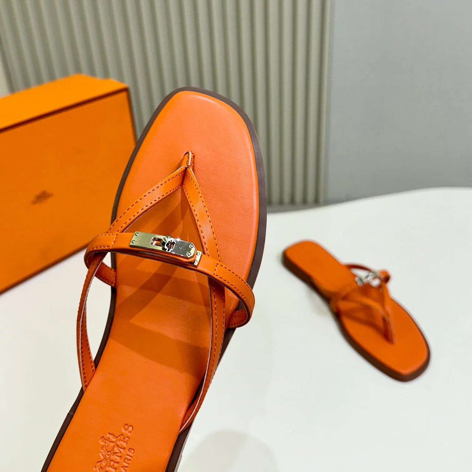 New Kelly Buckle Flip-Flops 1026070204