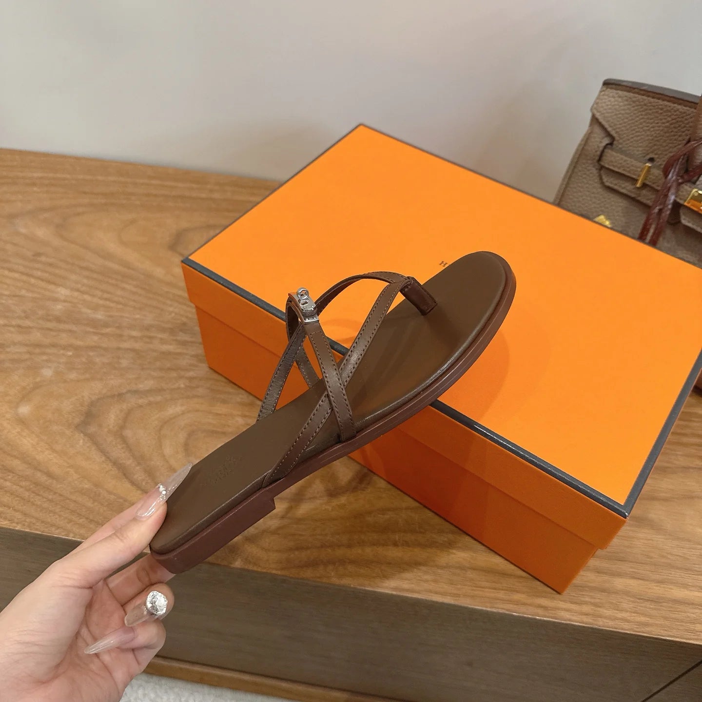 New Kelly Buckle Flip-Flops 1026070202