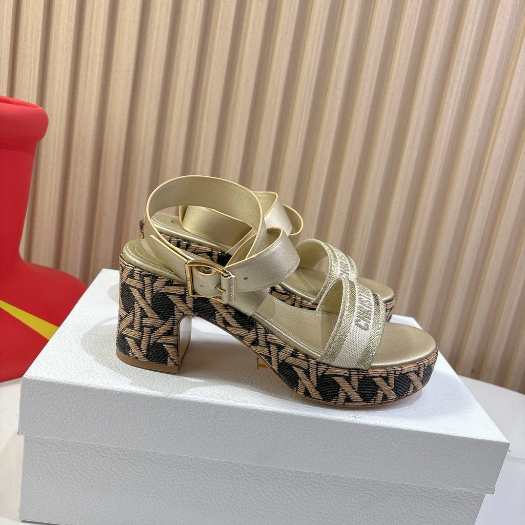 Thick Bottom Round Toe Open Toe Slippers 1025051207