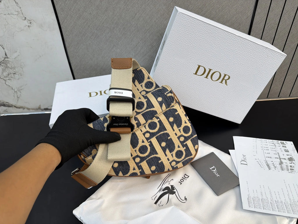 DI 26ss Crossbody bag CWT1326082107