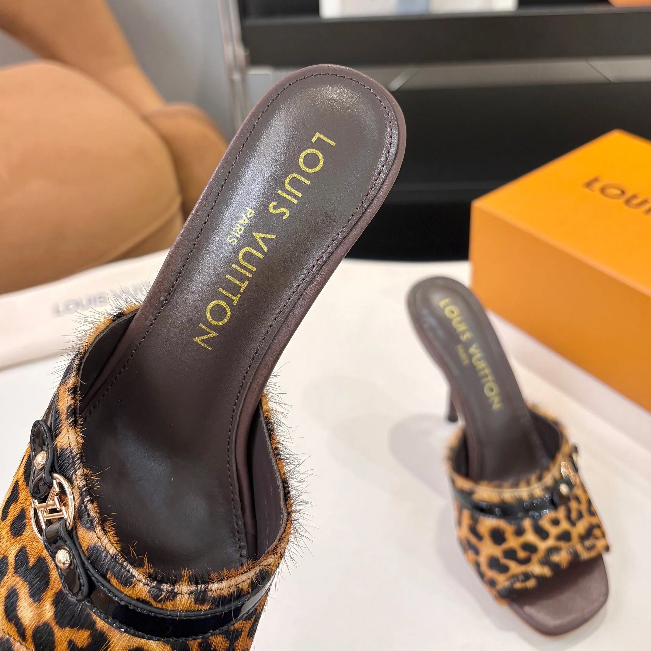 New Leopard-Print High-Heeled Sandals 1026070209
