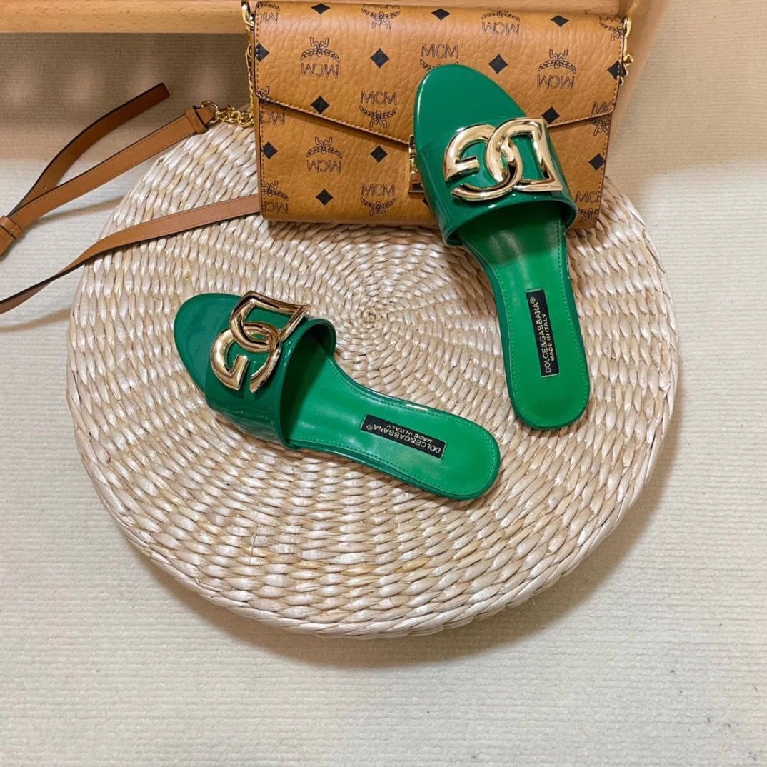 New D Letter Open Toe Flat Slippers 1024040205