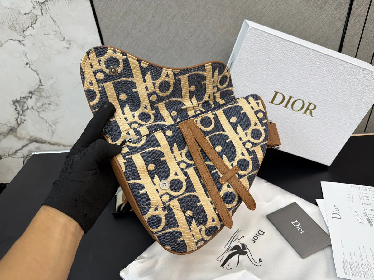 DI 26ss Crossbody bag CWT1326082107