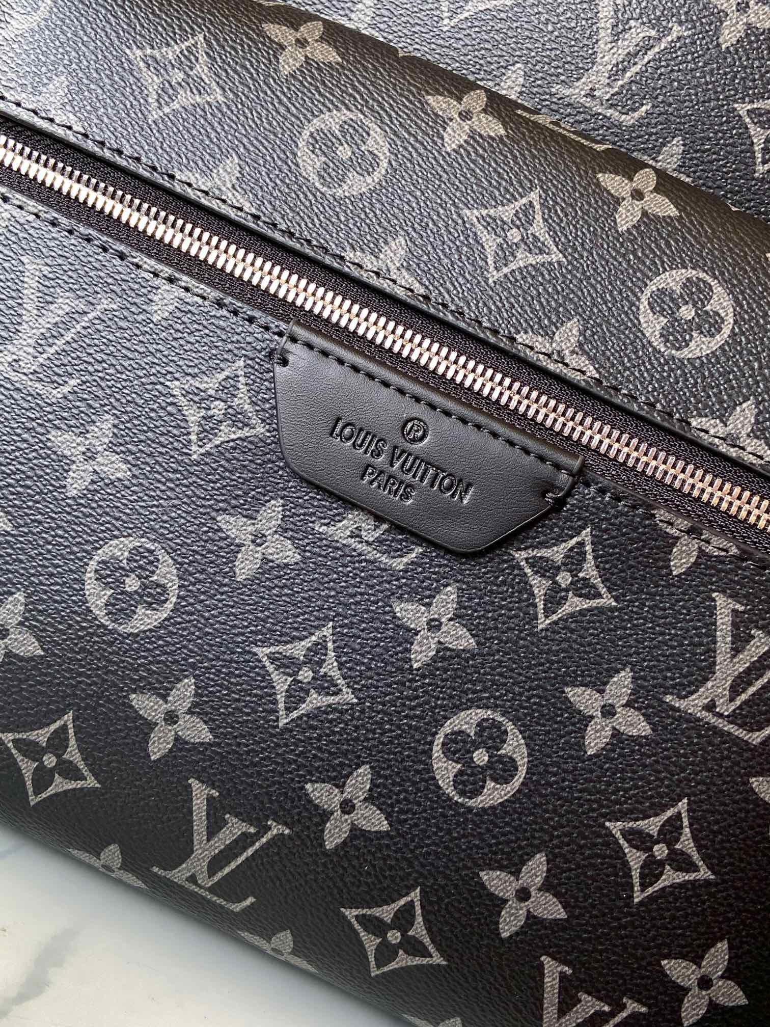 Luxury V Logo Classic RACER Backpack XC0425111904