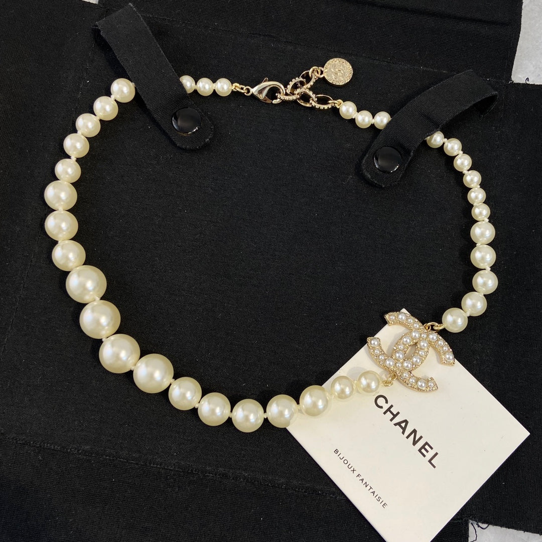 New Stylish Women's CC Pearl Necklace ZS1326091715