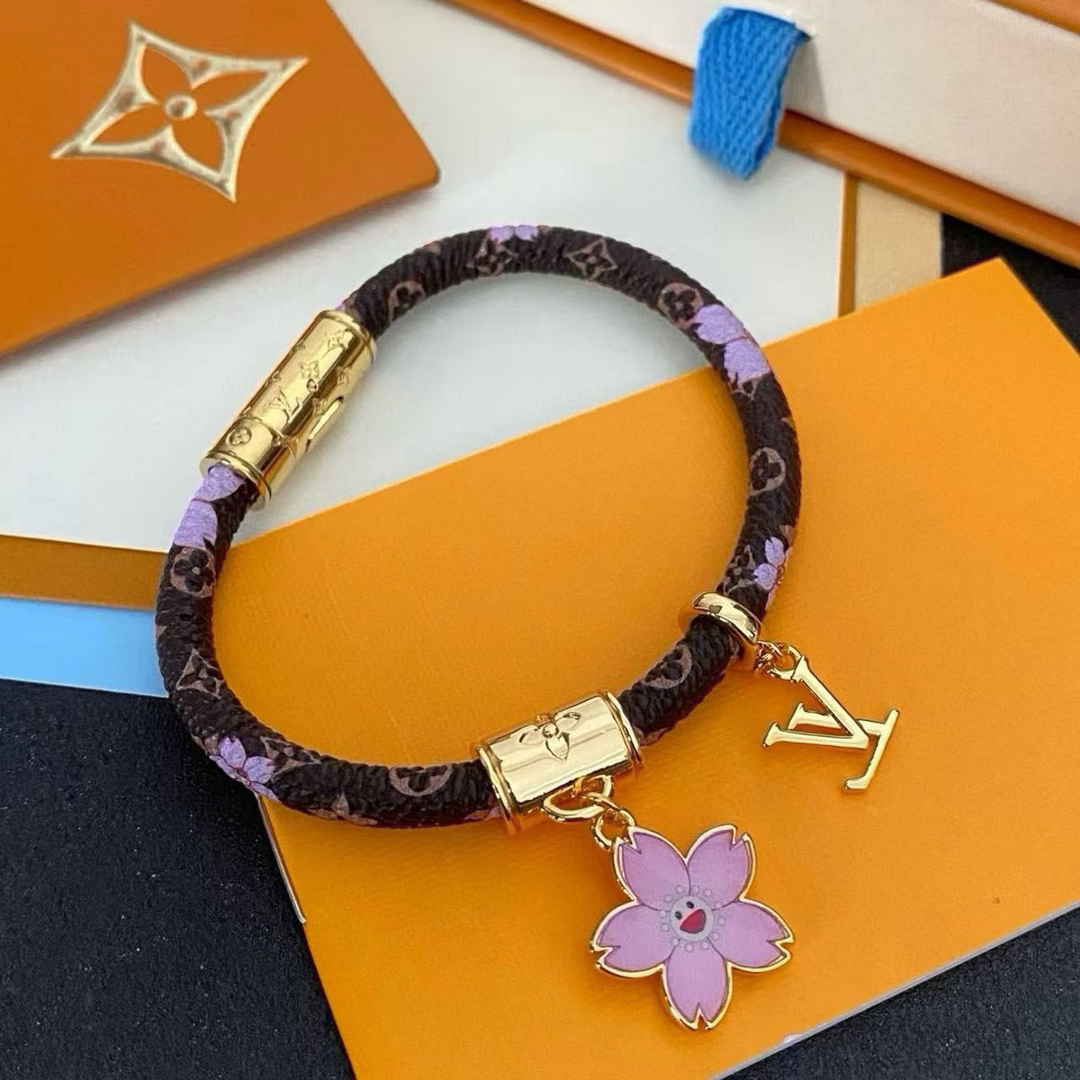 New Stylish Women's L Bracelet ZS1326091727
