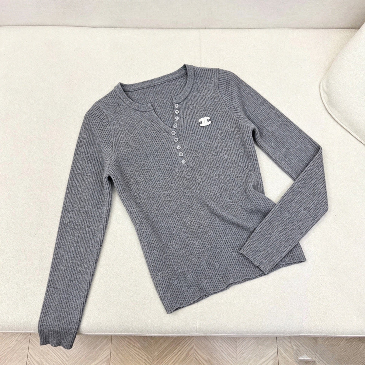New Fashion Women's CC V-Neck Knit Top DM1326091825